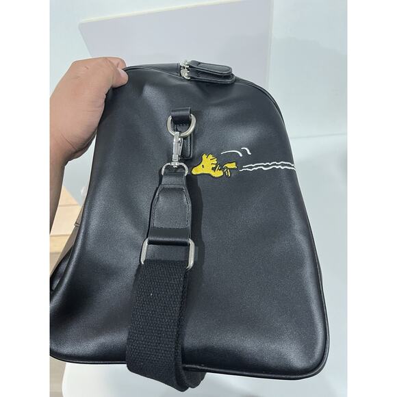 Peanuts Snoopy Duffle Bag - BoxLunch Exclusive - Picture 6 of 11